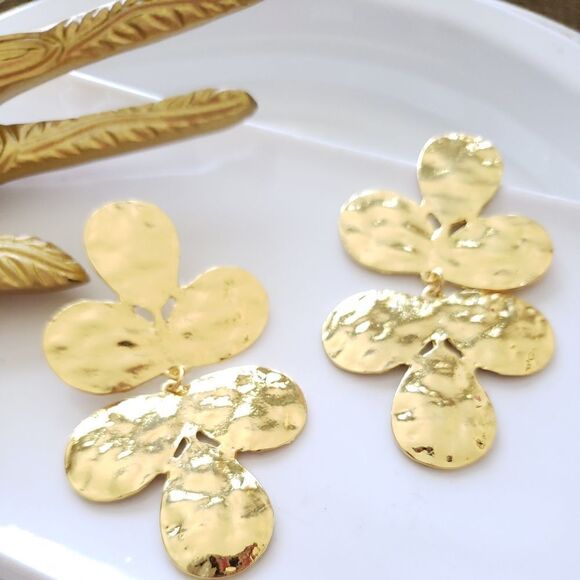 Zara Double Clover Earrings - Picture 3 of 9